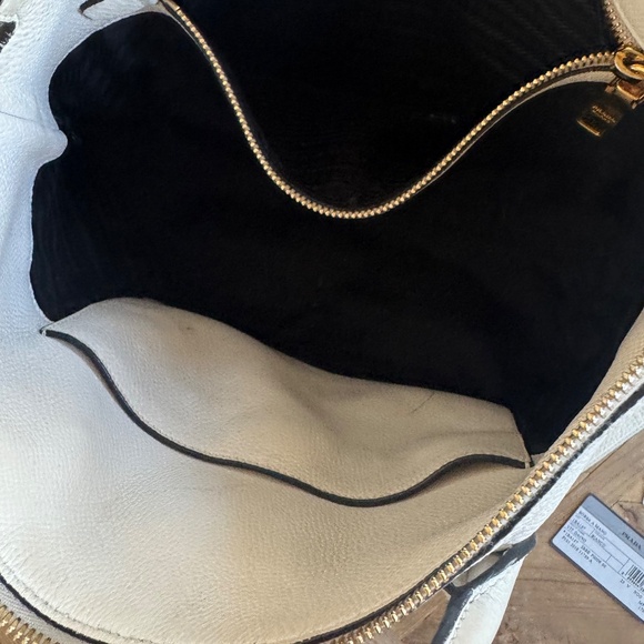 Prada Handbag Leather - Picture 4 of 10